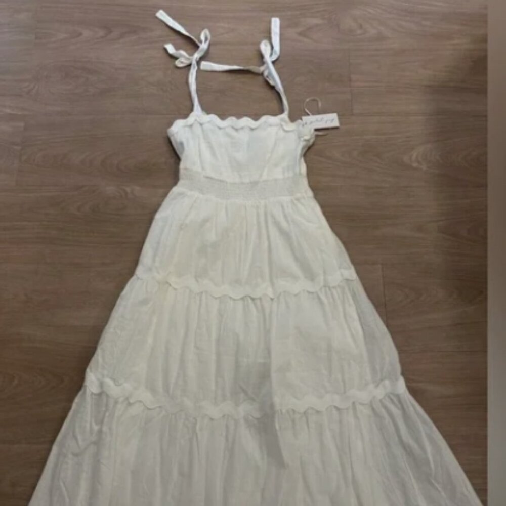 Petal & Pup Elegant White Eyelet Dress – Size Small